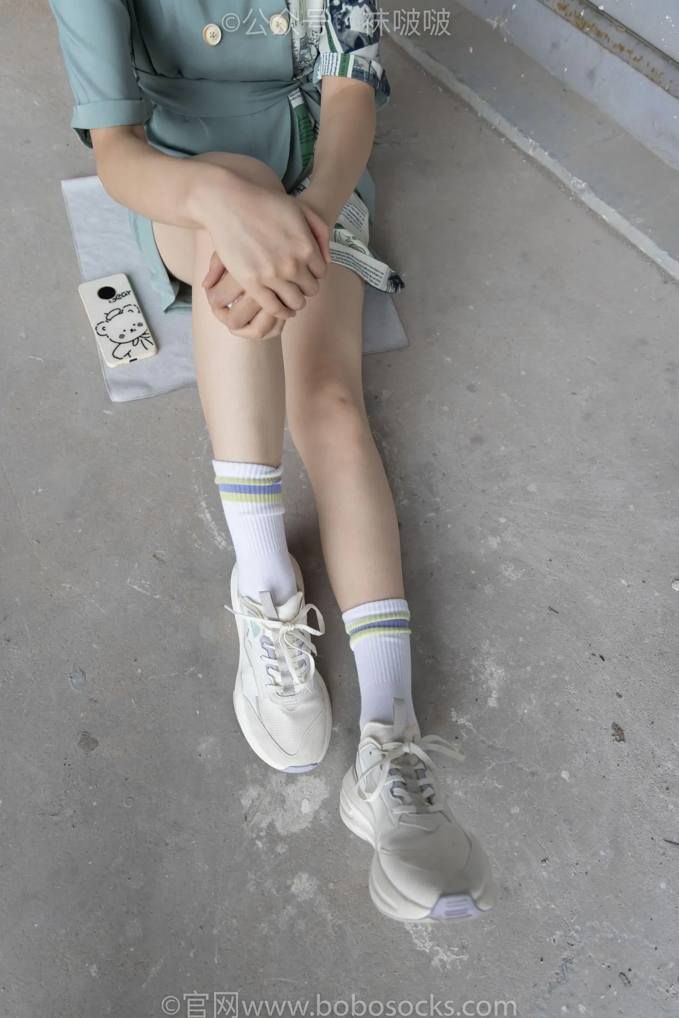 [BoBoSocks袜啵啵]NO.025 熊熊-安踏运动鞋、白色棉袜（踩脏）、裸足 [146P]插图1